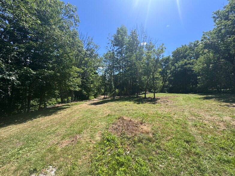 More Photos Of 16 Concord Hill Rd, Pittsfield Office For Sale