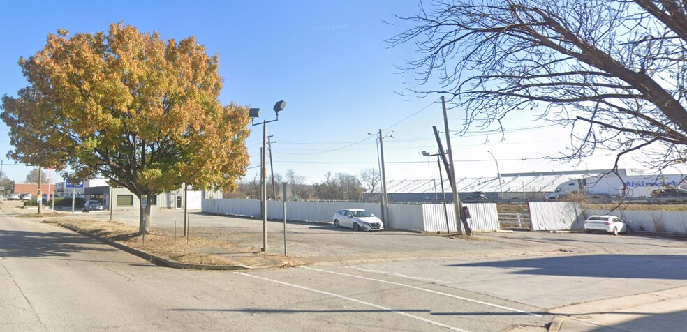 More Photos Of 220 E 2nd St, Sand Springs Auto Repair For Lease