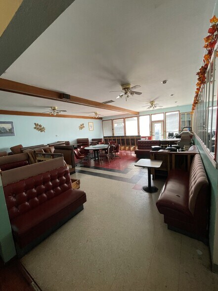 More Photos Of 2724 W Lewis St, Pasco Hotel For Lease