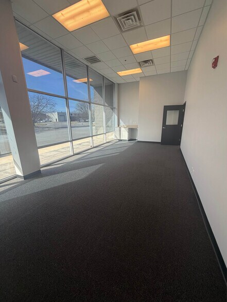 More Photos Of 12304 Cary Cir, La Vista Warehouse For Lease