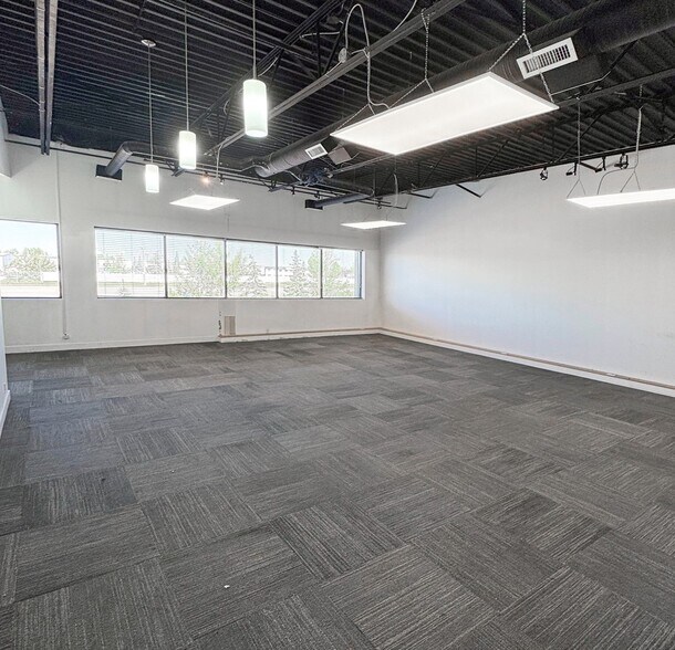 More Photos Of 3750 46th Ave SE, Calgary Warehouse For Sale