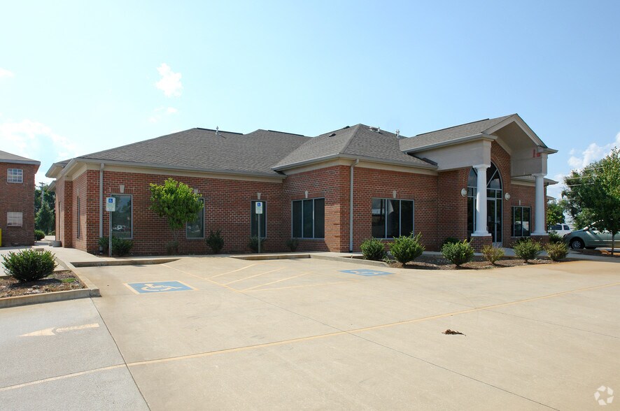 Primary Photo Of 351 Quecreek Cir, Smyrna Medical For Lease
