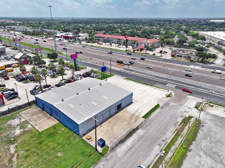 More Photos Of 6130 S Padre Island Dr, Corpus Christi Auto Repair For Sale