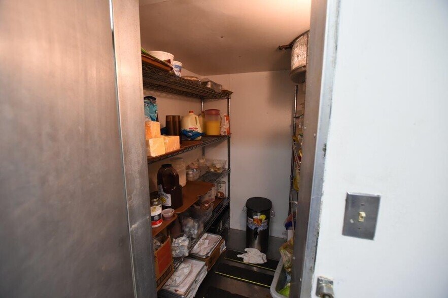 More Photos Of 1111 E Main St, Franklin Restaurant For Sale