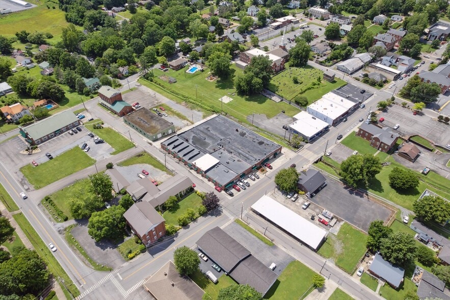More Photos Of 307 S Depot St, Rogersville General Retail For Lease