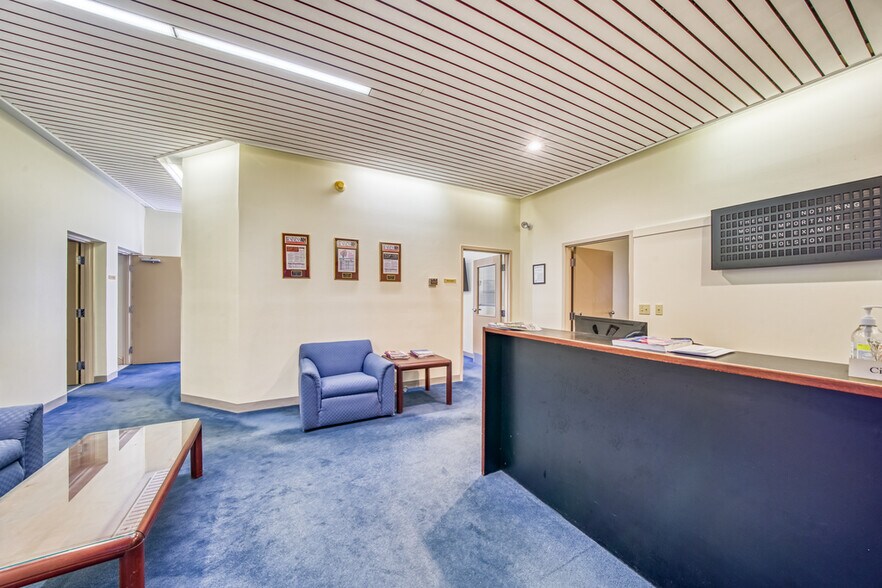 More Photos Of 99 Middle St, Manchester Office Residential For Sale