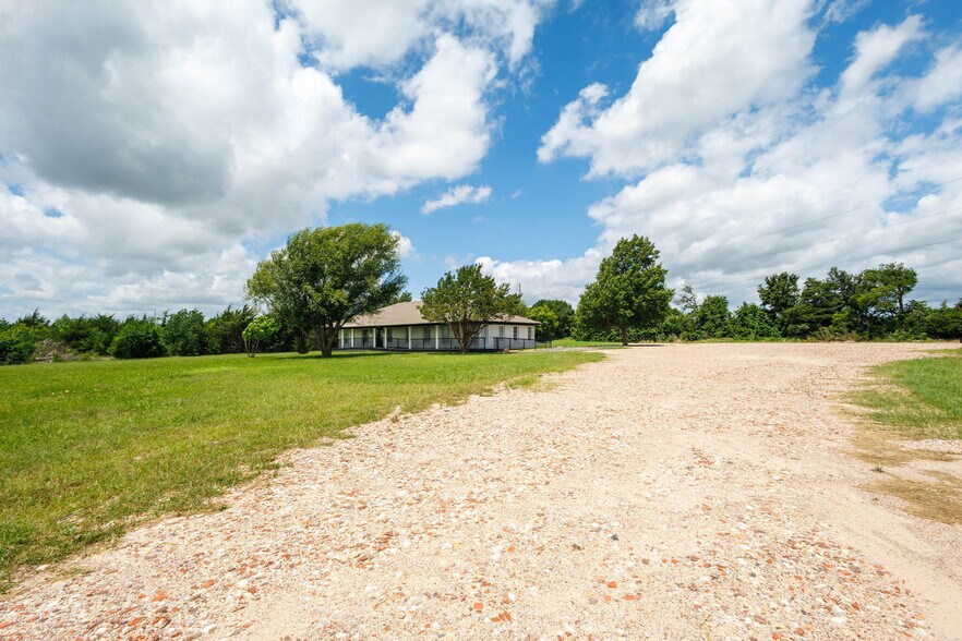 More Photos Of 4877 Sam Rayburn Hwy, Anna Office For Lease