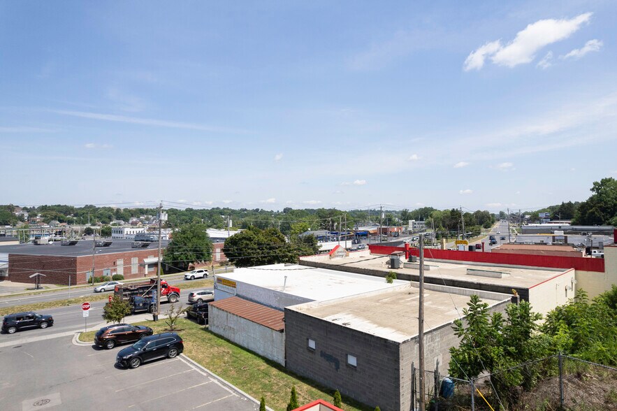 More Photos Of 1628 Erie Blvd E, Syracuse Flex For Sale
