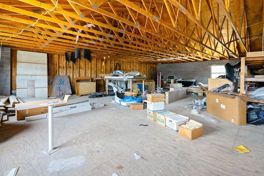 More Photos Of 2251 Bardstown Rd, Louisville Auto Repair For Sale