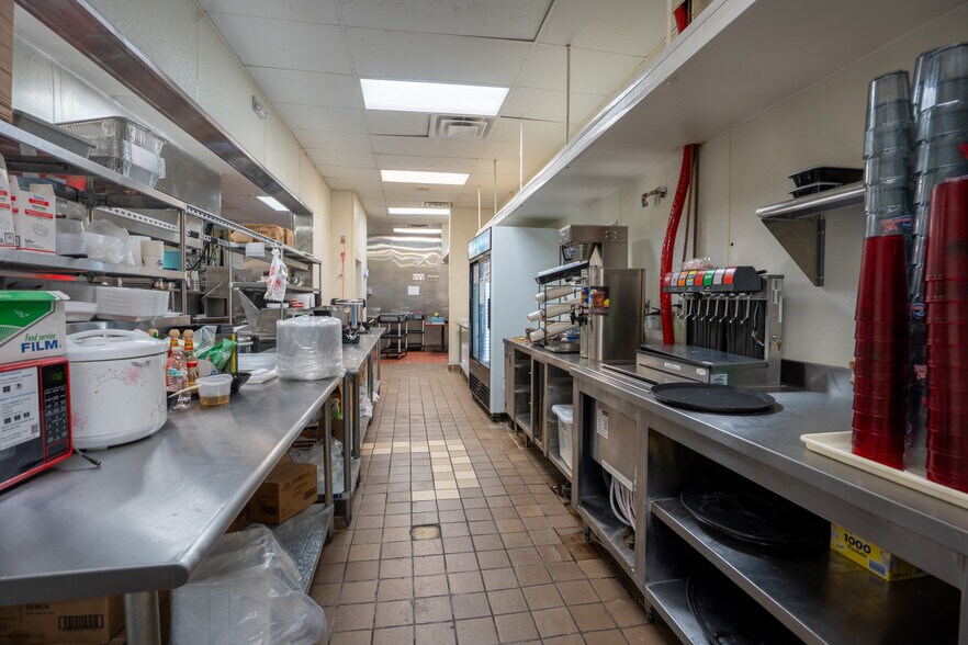 More Photos Of 4002 Spencer Hwy, Pasadena Restaurant For Lease