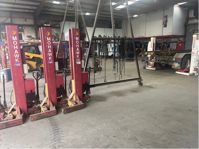 More Photos Of 152 Industrial Loop, Staten Island Auto Repair For Sale