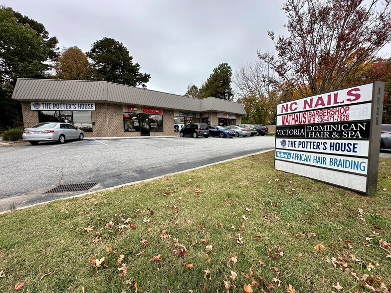 More Photos Of 1125 Eastchester Dr, High Point Freestanding For Sale