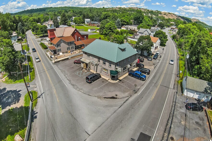 Primary Photo Of 950 Delaware Ave, Palmerton Bar For Lease