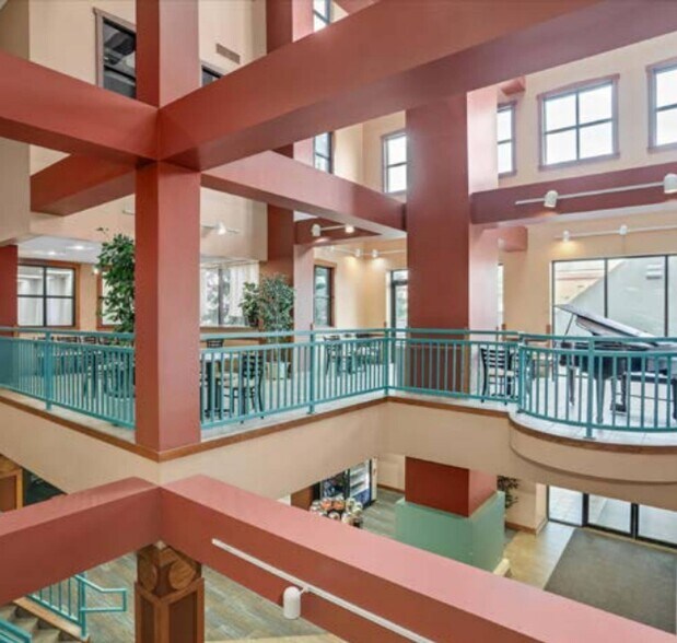 More Photos Of 209 E Washington Ave, Jackson Office For Lease