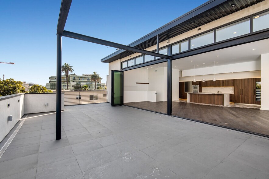 More Photos Of 919-929 Broadway, Santa Monica Loft Creative Space For Lease