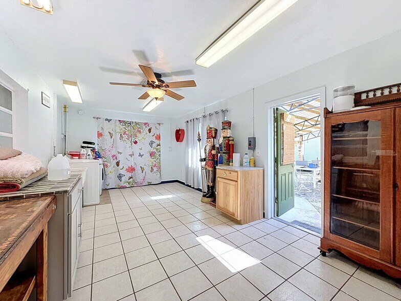 More Photos Of 7813 Leo Kidd Ave, Port Richey Flex For Sale
