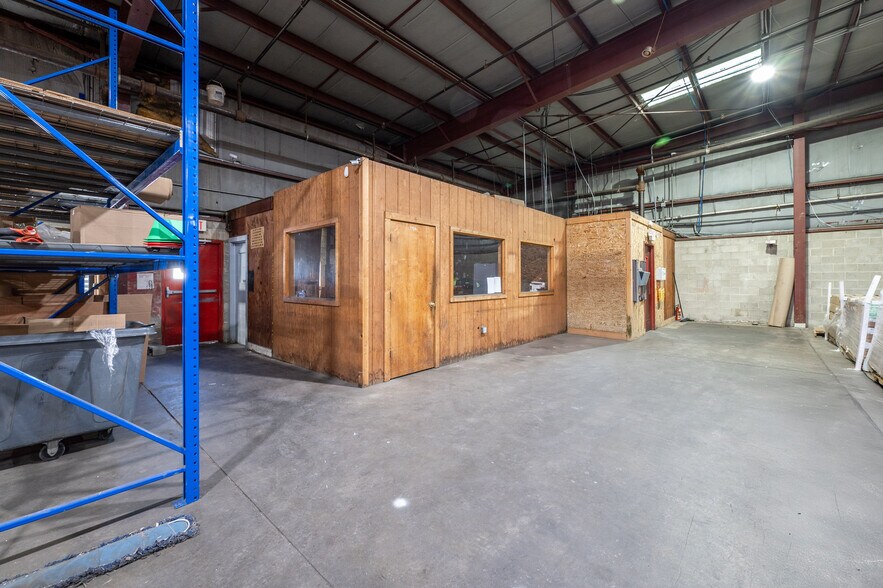 More Photos Of 32 Henry St, Bethel Warehouse For Lease