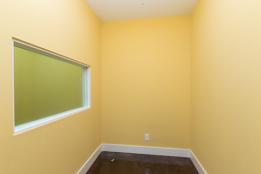 More Photos Of 100 S Greentree Ln, Foley Medical For Sale