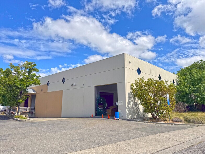 More Photos Of 5555 Skylane Blvd, Santa Rosa Warehouse For Lease