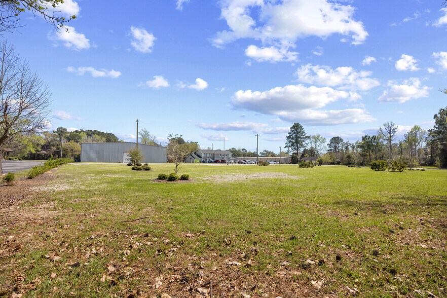 More Photos Of 69 Jessamine Ave, Georgetown Flex For Lease