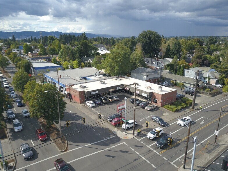 More Photos Of 5117 SE Powell Blvd, Portland Unknown For Lease