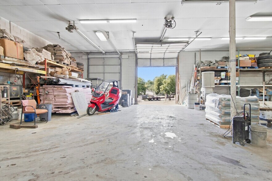 More Photos Of 15 SW Old Highway 8, New Brighton Manufacturing For Sale
