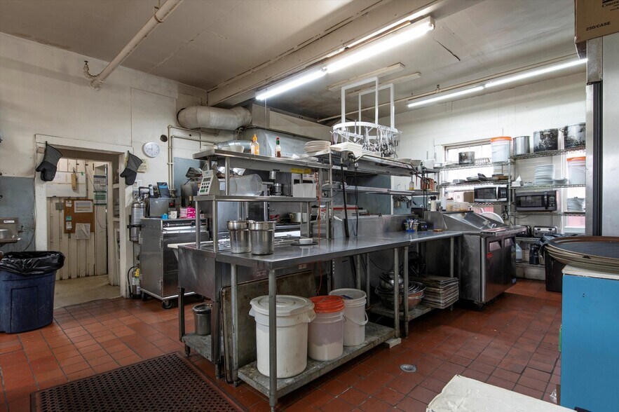 More Photos Of 40 The Common, Chester Hotel For Sale