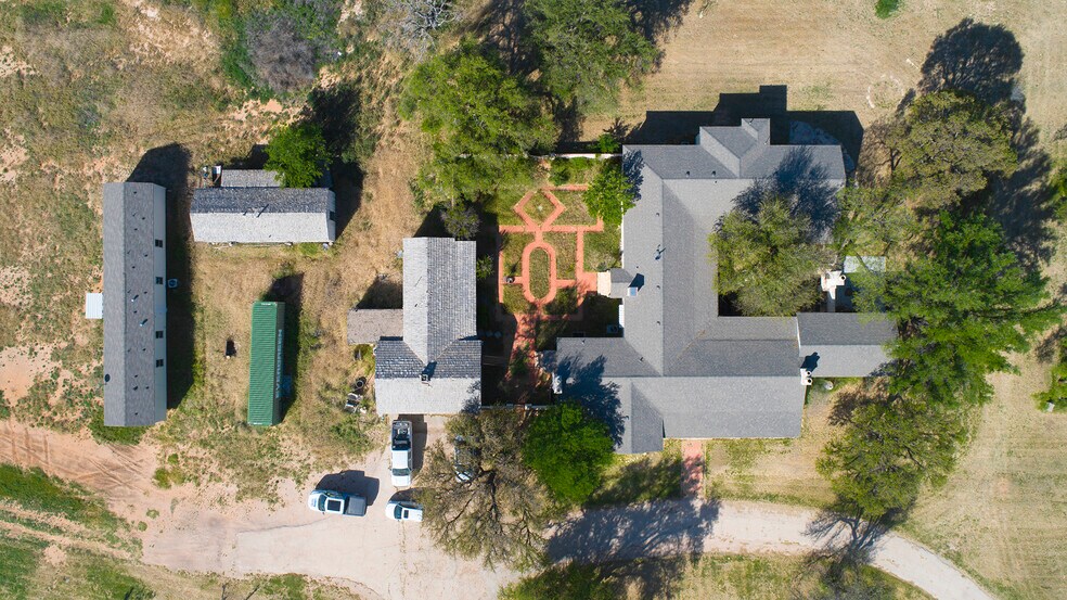 More Photos Of 2070 SW Loop 338, Odessa Specialty For Lease