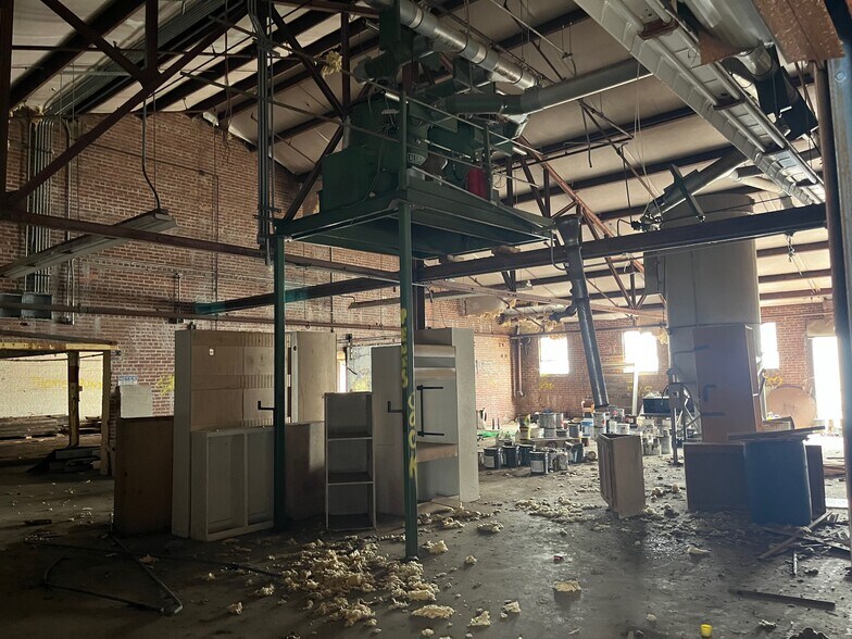 More Photos Of 71 Park Ave, Griffin Warehouse For Sale