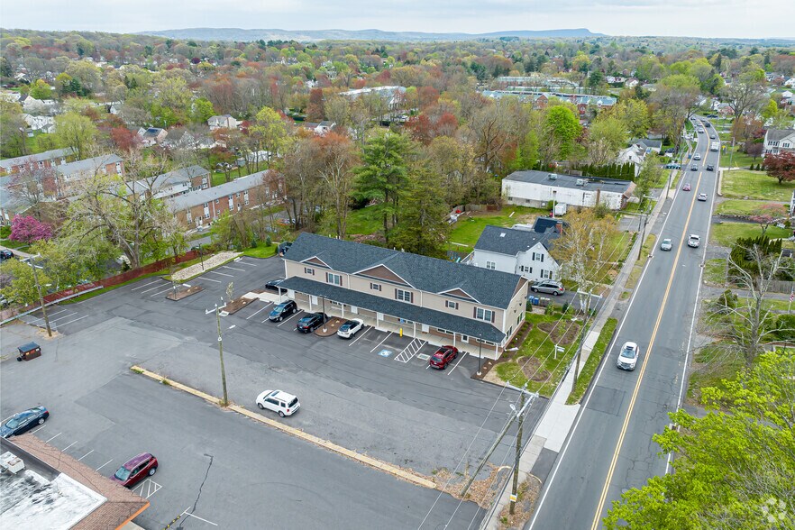 More Photos Of 642 Stafford Ave, Bristol Office Residential For Lease