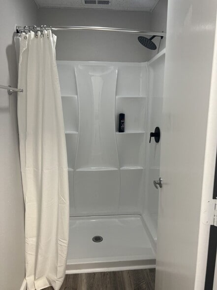 More Photos Of 510 Thatcher St, Saint Louis Truck Terminal For Sale