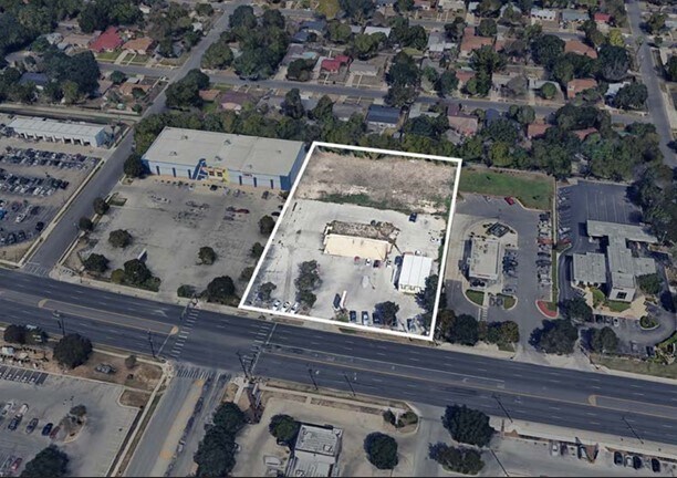 More Photos Of 2923 SW Military Dr, San Antonio General Retail For Lease