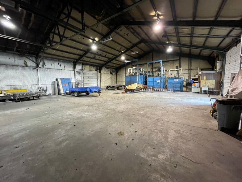 More Photos Of 1038 Rutledge Rd, Transfer Warehouse For Sale