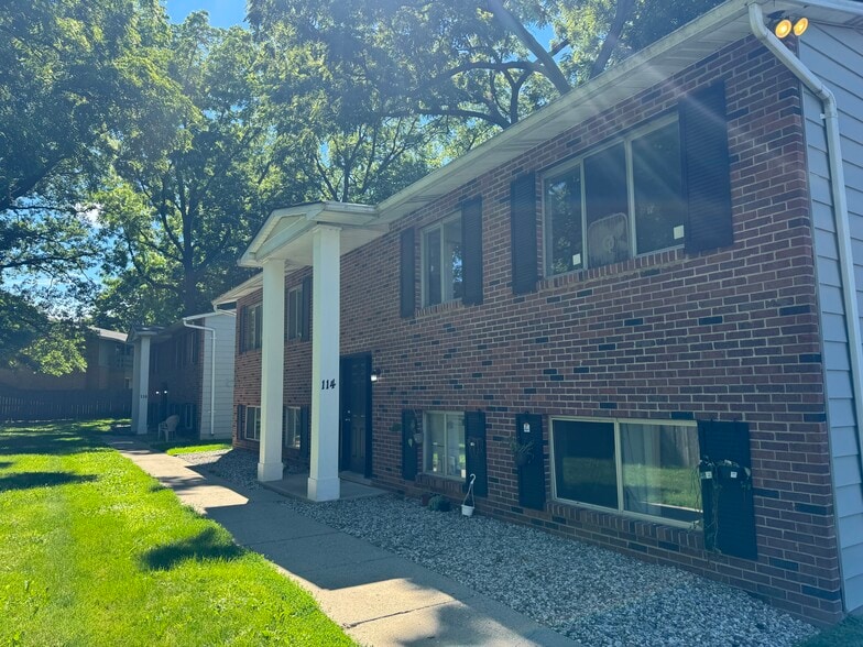 Primary Photo Of 112 N Hazelton St, Flushing Multifamily For Sale