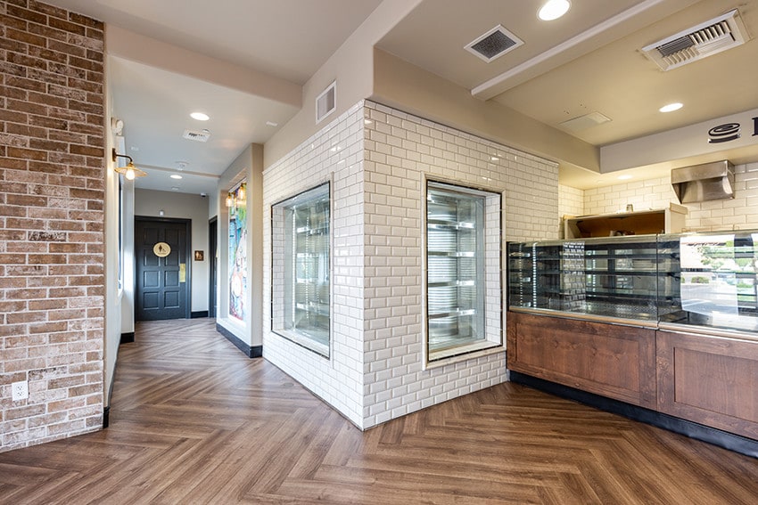 More Photos Of 390 N Sunrise Ave, Roseville Restaurant For Sale