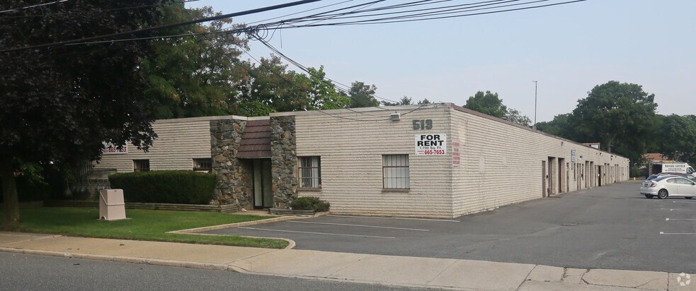 Primary Photo Of 513 Acorn St, Deer Park Manufacturing For Lease