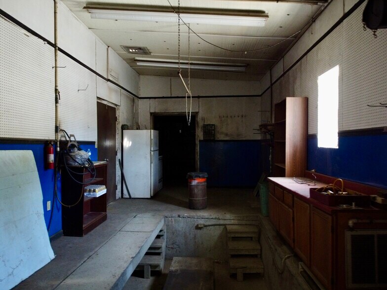 More Photos Of 3560 NW Highway 20, Conyers General Retail For Sale