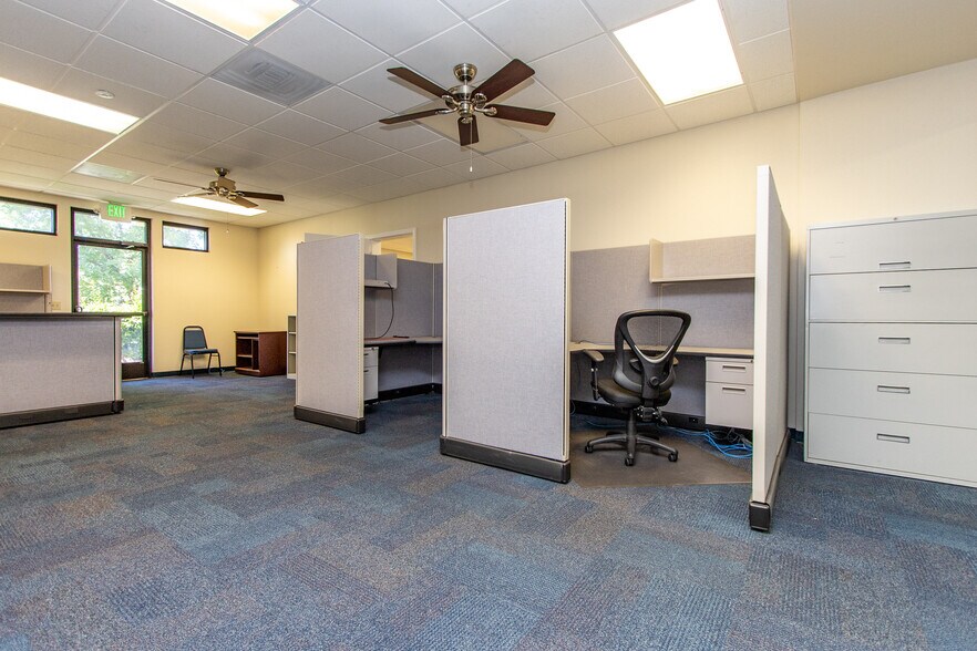 More Photos Of 971 E Broadway Ave, Atwater Office For Lease