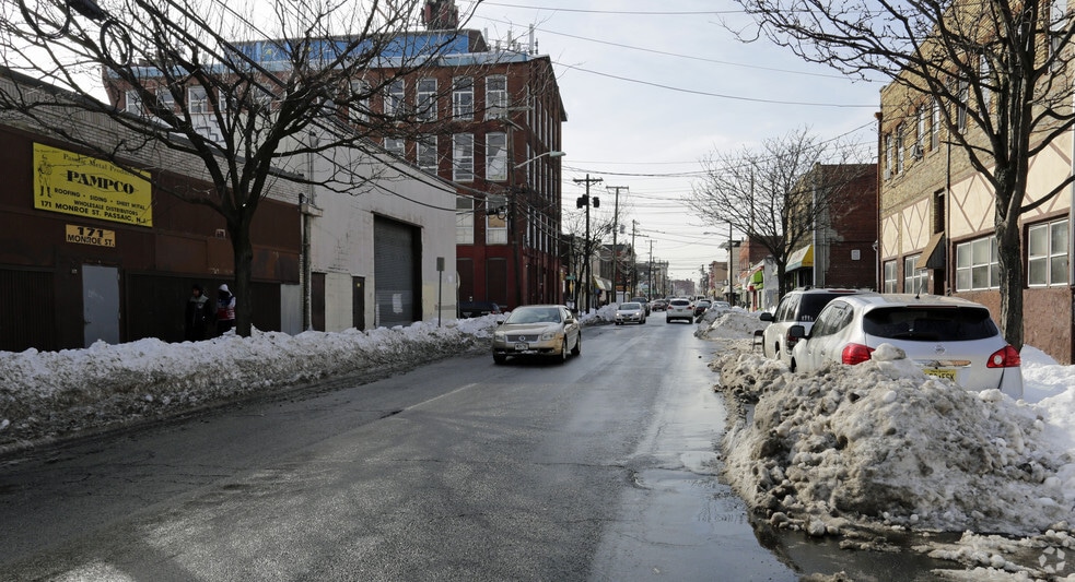 More Photos Of 171 Monroe St, Passaic Warehouse For Lease