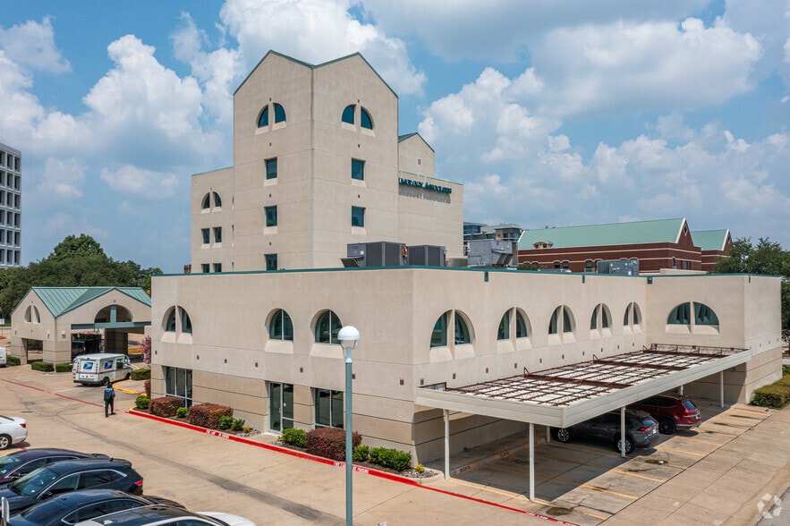 More Photos Of 1201 Summit Ave, Fort Worth Medical For Lease