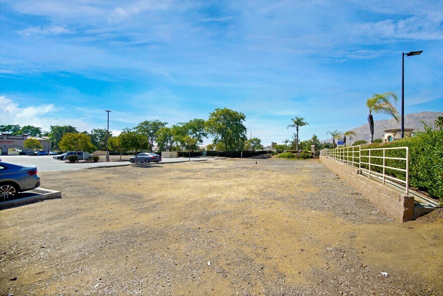 More Photos Of Canyon Springs Parkway, Riverside Land For Lease