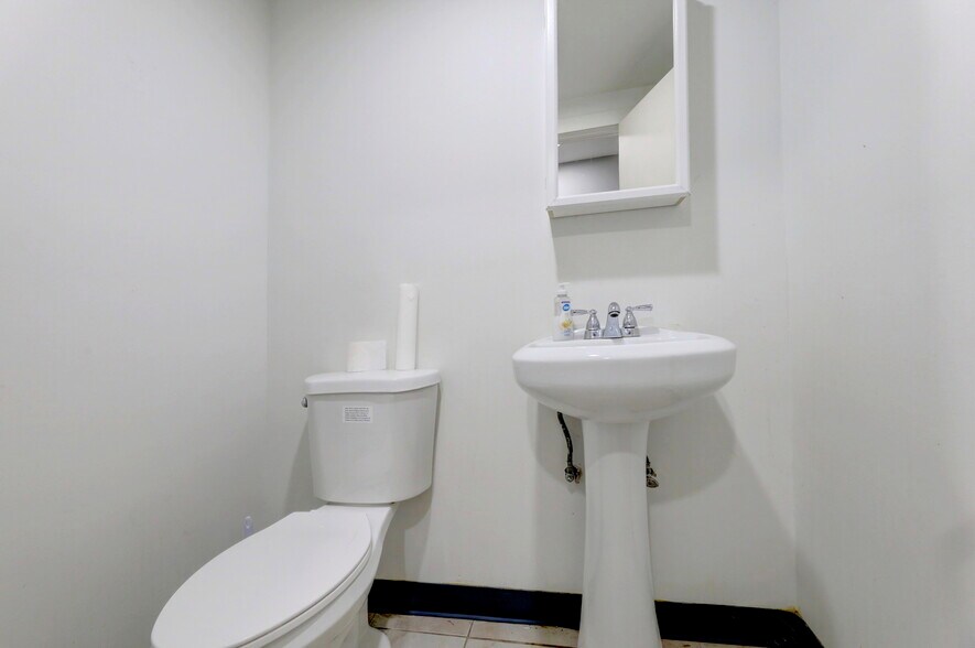 More Photos Of 174 Main Ave, Wallington Warehouse For Sale