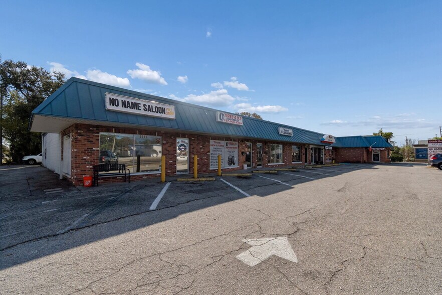 More Photos Of 6945-6995 66th St N, Pinellas Park General Retail For Sale