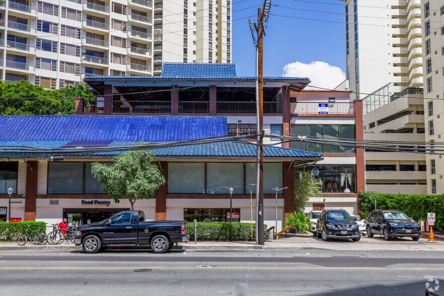 More Photos Of 438-444 Hobron Ln, Honolulu Office For Sale