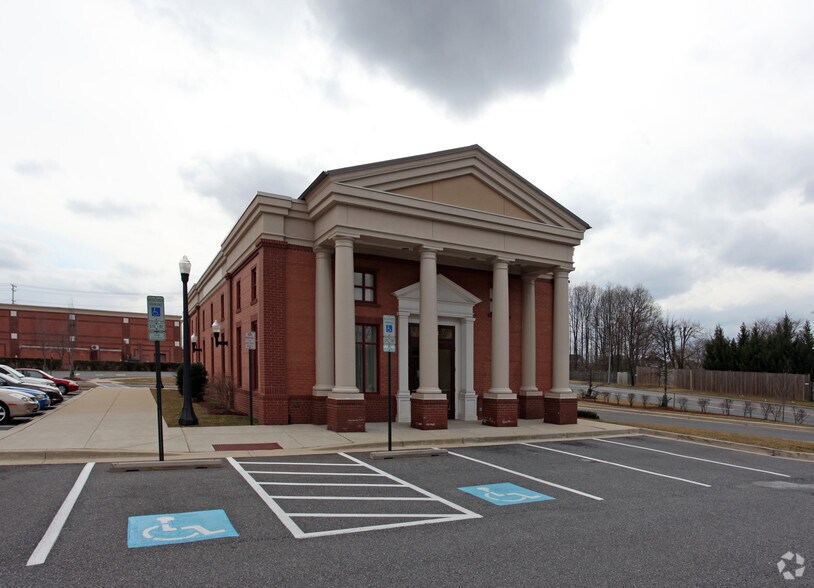More Photos Of 6101-6143 High Bridge Rd, Bowie Unknown For Lease