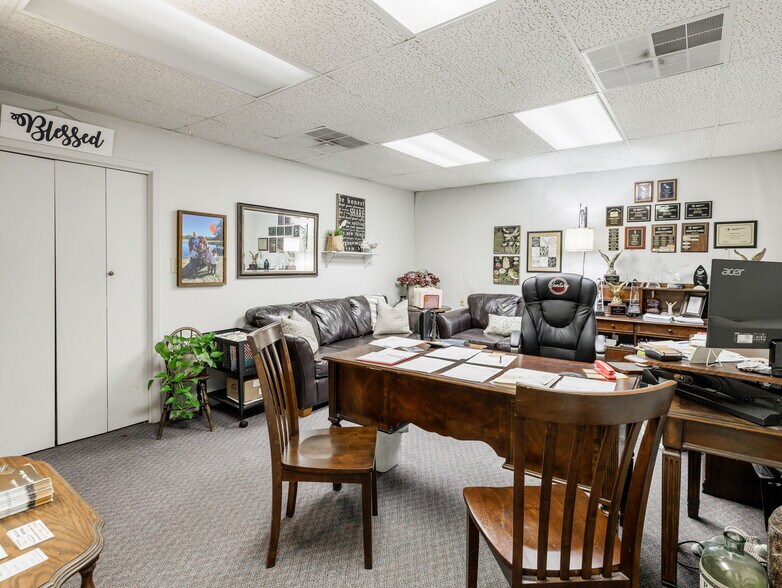 More Photos Of 233 Ackerman St, Rockdale Storefront Retail Office For Sale