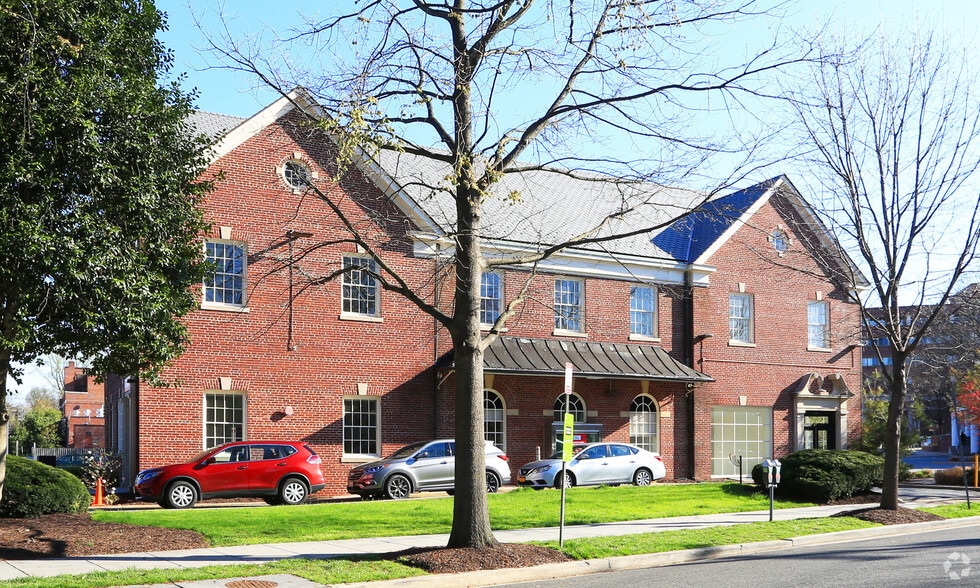 Primary Photo Of 4820 Massachusetts Ave NW, Washington Unknown For Lease