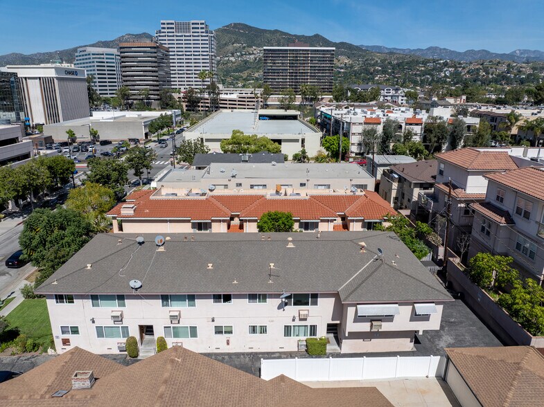 More Photos Of 530 N Maryland Ave, Glendale Apartments For Sale
