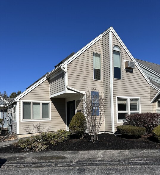 More Photos Of 62 Portland Rd, Kennebunk Medical For Sale
