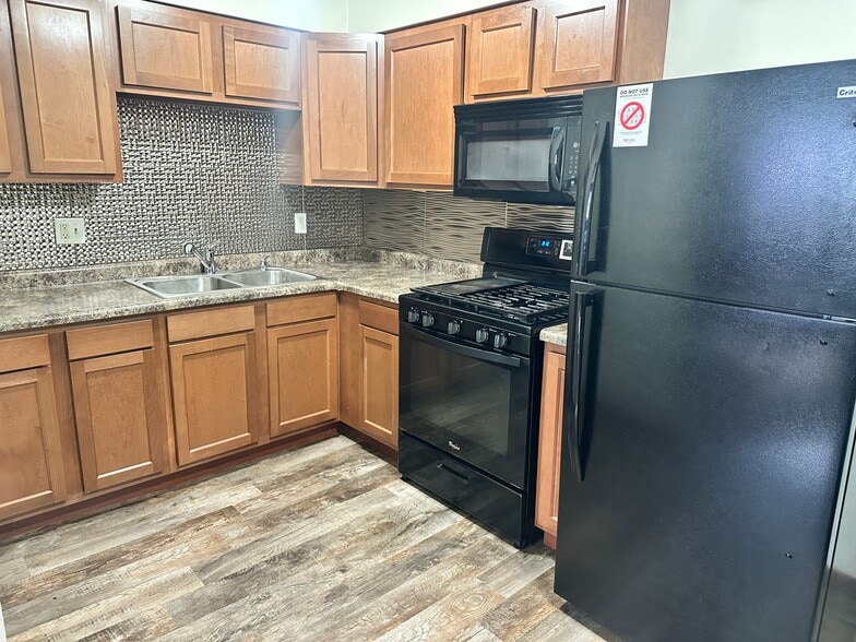 More Photos Of 506 N Linden St, Normal Apartments For Sale